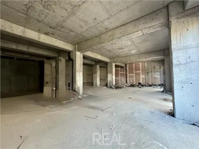 Spatii comerciale de inchiriat de la 72mp - foto 6