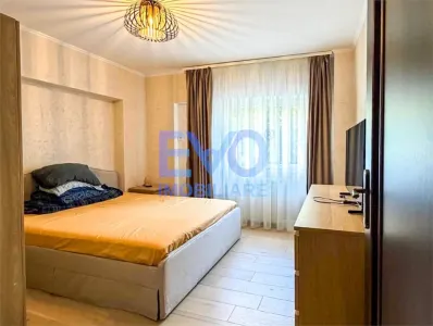 Apartament cu 3 camere, etajul 1, decomandat, zona Centrala - foto 4