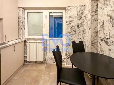 Apartament cu 3 camere, etajul 1, decomandat, zona Centrala - foto 7