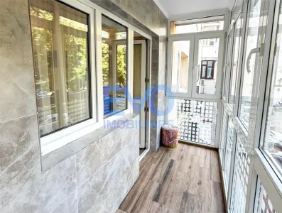 Apartament cu 3 camere, etajul 1, decomandat, zona Centrala - foto 10