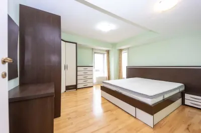 Apartament 2 camere  81 mp + curte 40 mp + parcare BuciuM Decorama - foto 9