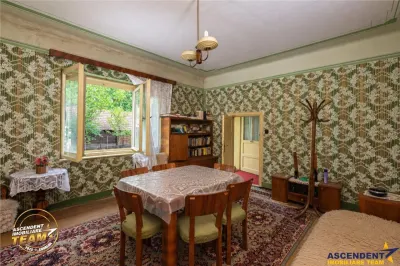 Casa cu istorie,3 camere,potential mansardare,1.840mp teren,in cadru linistit si retras,Central,Covasna - foto 2