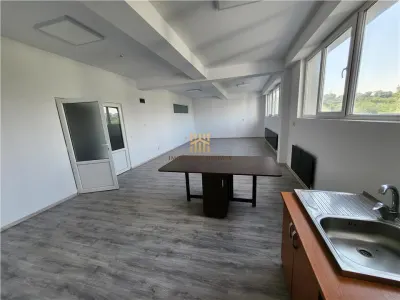 Spații de birouri 329 mp | etaj integral | 11 birouri | 3 cai acces | Lift | Comision 0% - foto 16