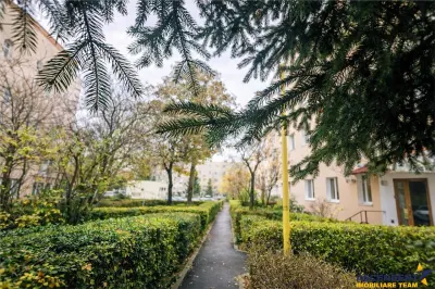 Cartierul Florilor, imobil renovabil, etaj intermediar, zona linistita, Brasov - foto 3