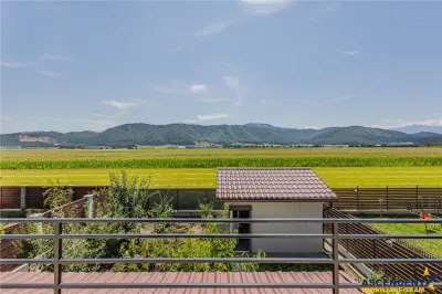Distinsa, mobilata, echipata, gradina, curte, locuri parcare, Ghimbav, Brasov - foto 26
