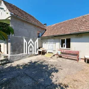 Casă individuală 2 camere | Cornățel | curte 633 mp, șură - Cornatel