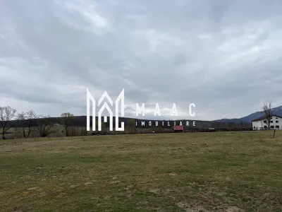 Teren intravilan Tocile, 660 mp, deschidere 17 m, utilități - Sadu