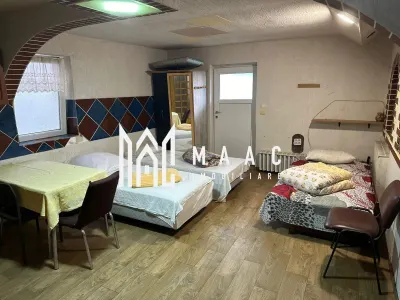 Casa cu 4 apartamente | 9 camere | Curte si Gradina - foto 9