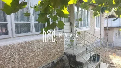 Casă bătrânească de vânzare – Comuna Livezi, Județul Vâlcea - foto 3