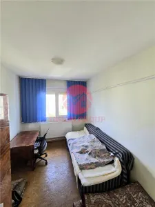 Apartament 3 Camere, Decomandat, Zona Km 4-5 - foto 9