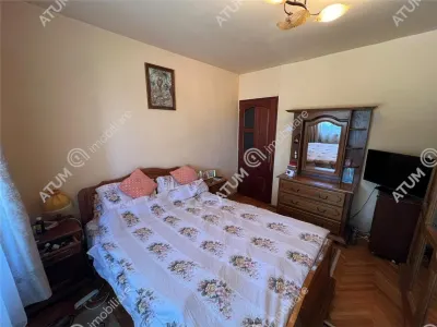 De vanzare apartament cu 3 camere decomandate 2 bai zona Vasile Aaron din Sibiu - foto 4