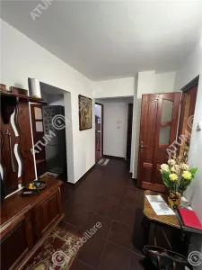De vanzare apartament cu 3 camere decomandate 2 bai zona Vasile Aaron din Sibiu - foto 9