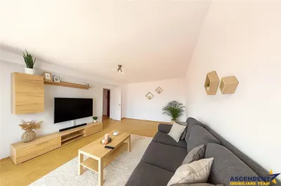 Decomandat,60mp,vitalizat,2 balcoane,living 24mp,areal linistit,Scriitorilor,Brasov - Brasov