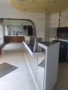 Spatiu comercial -  zona excelenta - centrala proprie  -  aer conditionat - 130 mp - foto 3