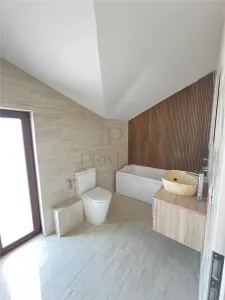 GIROC - DUPLEX DESPARTIT PRIN CARPORT - 4 CAMERE - TEREN MARE - foto 11