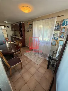Două case de vânzare în POPRICANI Teren 2.369 mp PRET 165000euro - foto 5