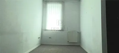 Spatiu  birouri  etaj 1- Aradului - foto 11